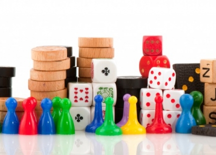 Gry planszowe (i nie tylko) na ćwiczenie mózgu w każdym wieku