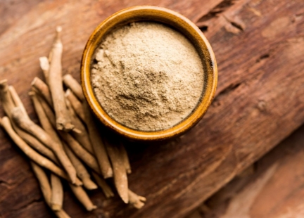 Ashwagandha – w czym ci pomoże i jak ją stosować